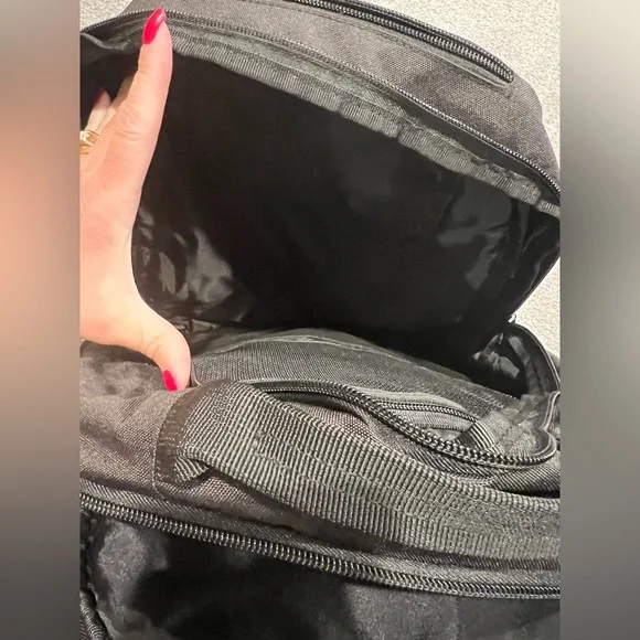 Nike Black and Gray Men's Backpack. NEW - Picture 3 of 4